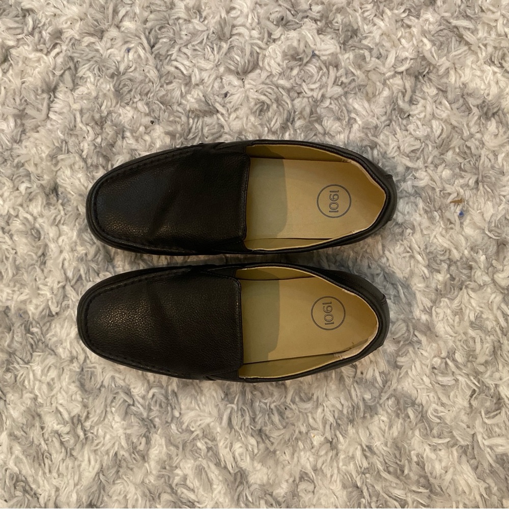 1901 Black Leather Slip-On Loafers